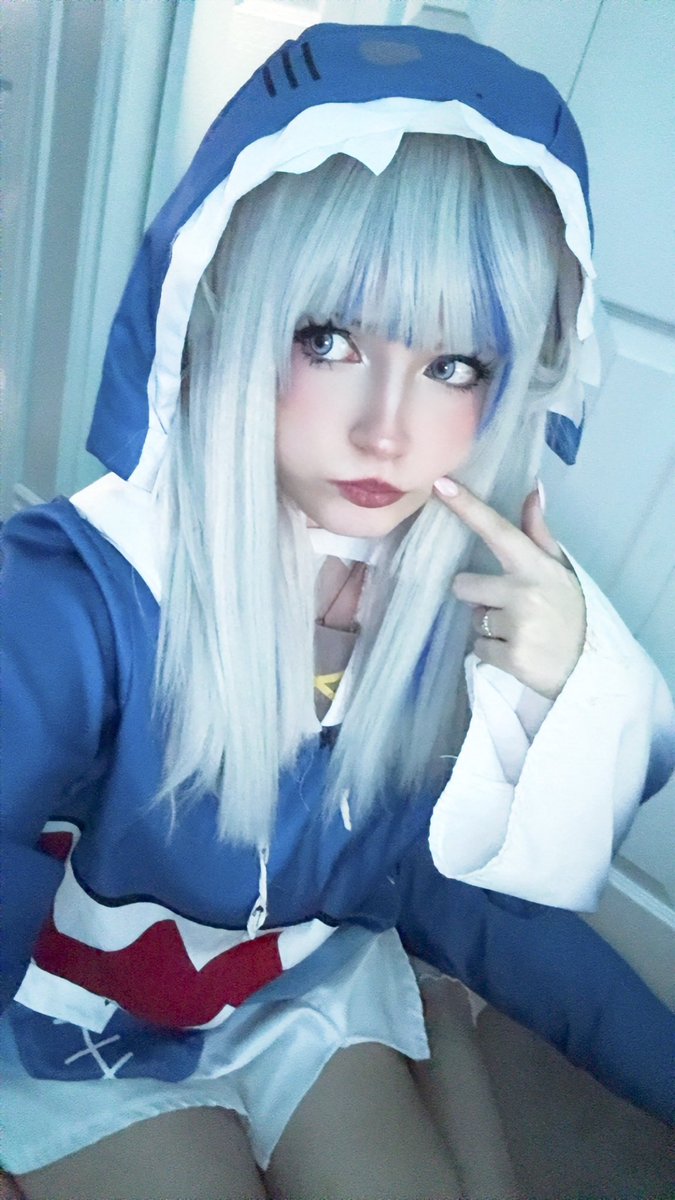 Kittywixy's tweet photo. 🦈🦈🦈 #gura #gawrgura #cosplay #vtuber https://t.co/WfC5E2FmB4