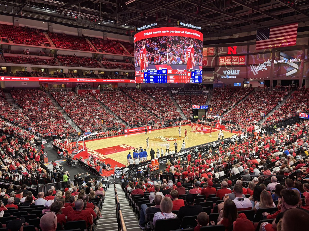 Andrew_Garr1son's tweet photo. After careful consideration, I’ve determined that I enjoy Pinnacle Bank Arena. Well done, Nebraska! https://t.co/seDOGjiofP