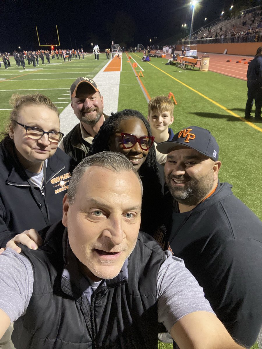 RobJanowitz_AP's tweet photo. The  MASnation came out in full force tonight. Great night spending time with our @wplainsschools community and showing our MAS school spirit. #StrongerTogether @DrJosephRicca @WPCSD_ASI @MAS_PTA @MAS_WP https://t.co/48cpTblwBt