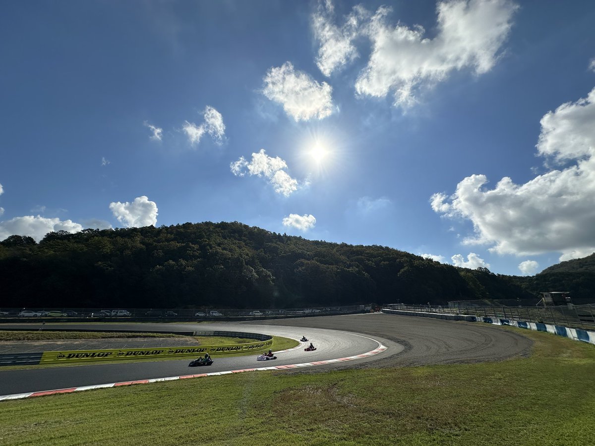 Mamo_photo's tweet photo. 岡山国際サーキット。
天気良し😊 https://t.co/BN0TRZQXO3