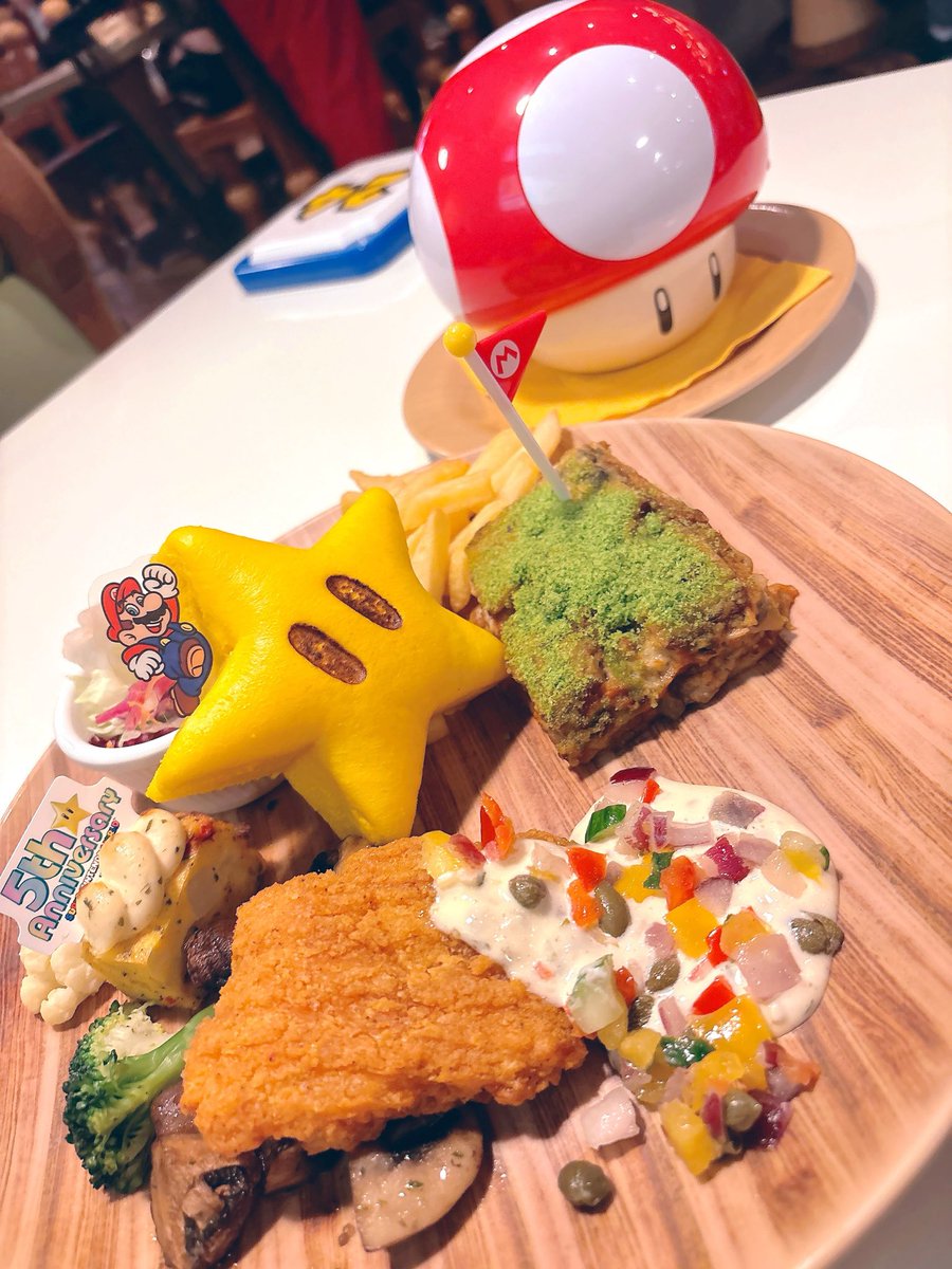 xs20e0f's tweet photo. ユニバ飯🍄 https://t.co/jNTDdSKDCZ