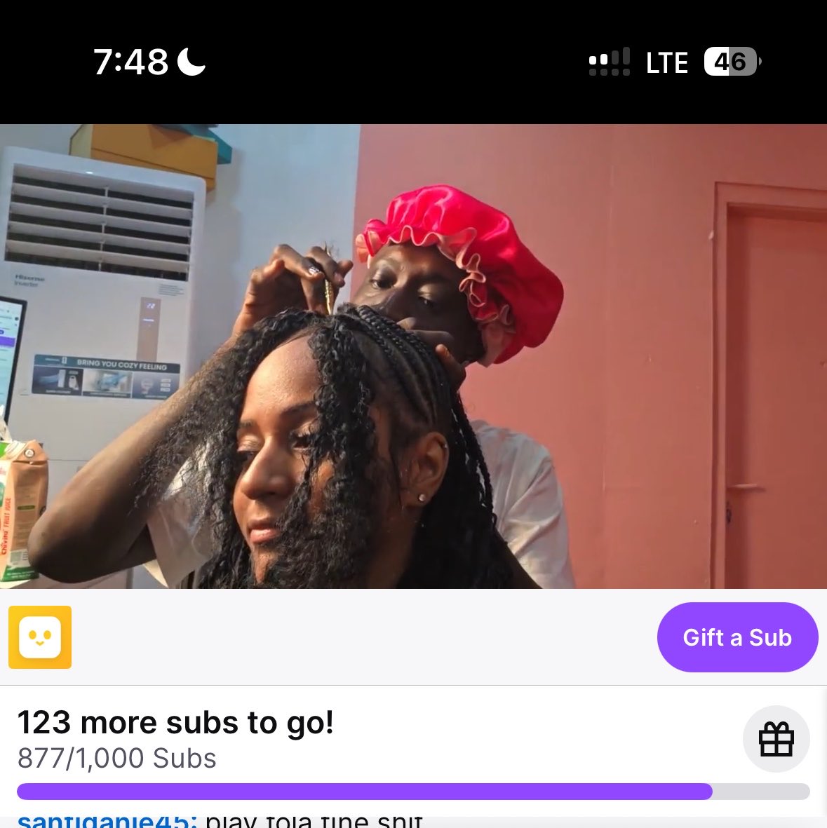 Rockland099's tweet photo. A real man of duty! 😭❤️😂 When you truly love your girl, no job is too big not even helping her lose her hair! Bro said, “Anything for my baby!” 🥹💕😂: https://t.co/ZKFDNtjvQG