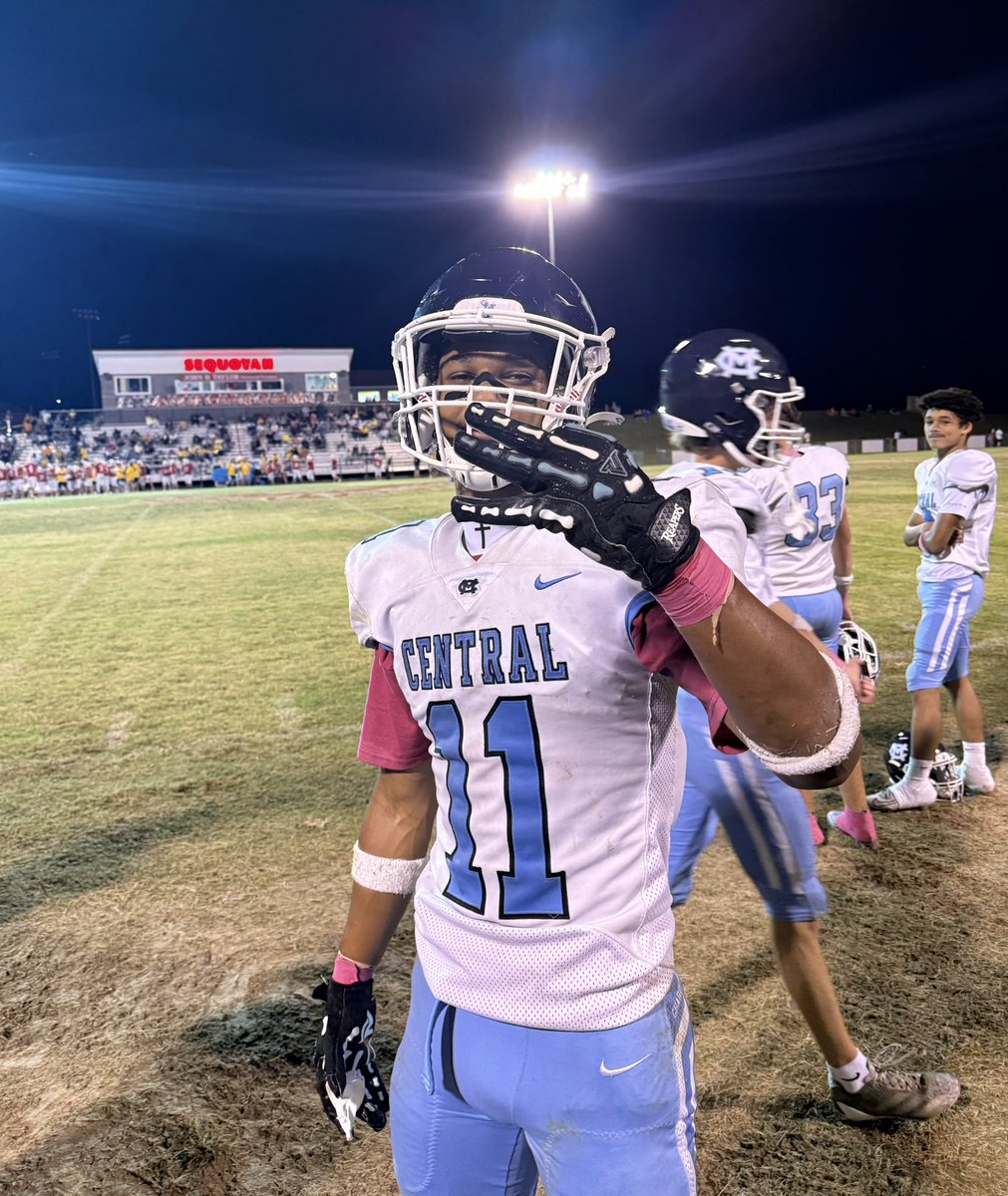 drewcookwrites's tweet photo. Not 1, Not 2… THREE INTERCEPTIONS for William Mayfield tonight. 

Hat trick for the senior McMinn Central star! @Wi11iamMayfield https://t.co/cOwjDVGX2H