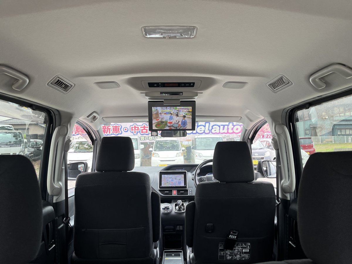 cielautoworks's tweet photo. トヨタ ヴォクシー 1.8ハイブリッドV

📅 H26年式 ｜ 🛣 7.2万km 
💰 支払総額 129.8万円

写真・詳細はLINEでお送りします。 
📩 お問い合わせはLINEから👇 https://t.co/lubOFsOEUg

#新潟県長岡市  #中古車 #トヨタヴォクシー #ヴォクシーハイブリッド #シエルオートワークス https://t.co/RTEH1HLmZu