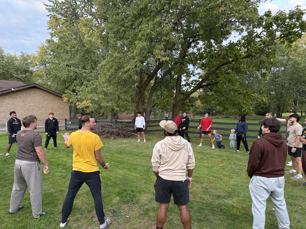 EthanNichol10's tweet photo. It was great having the boys over for some food, fellowship, &amp; some 2 ball! There’s a ton of personality in this group &amp; each of them — young and old — are getting better everyday. Above all, they put up with me and I’m both thankful and proud to be their coach! #Deathrow https://t.co/18m7kDGYa3