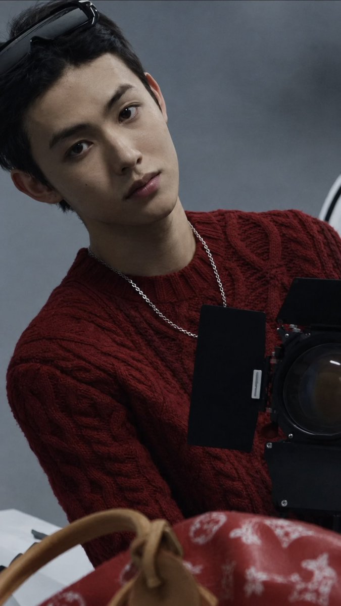 eomseong0113's tweet photo. EOMLUXE and SEONGHYEON’s style match perfectly, EOMFLUENCE gains traction online, EOMPHORIA makes us eager to see his fashion shots.❤️‍🔥

SEONGHYEON MEETS LOUISVUITTON

#SEONGHYEONxLV
#SEONGHYEON #성현
@cortis_bighit @LouisVuitton https://t.co/e7aFYk1dea