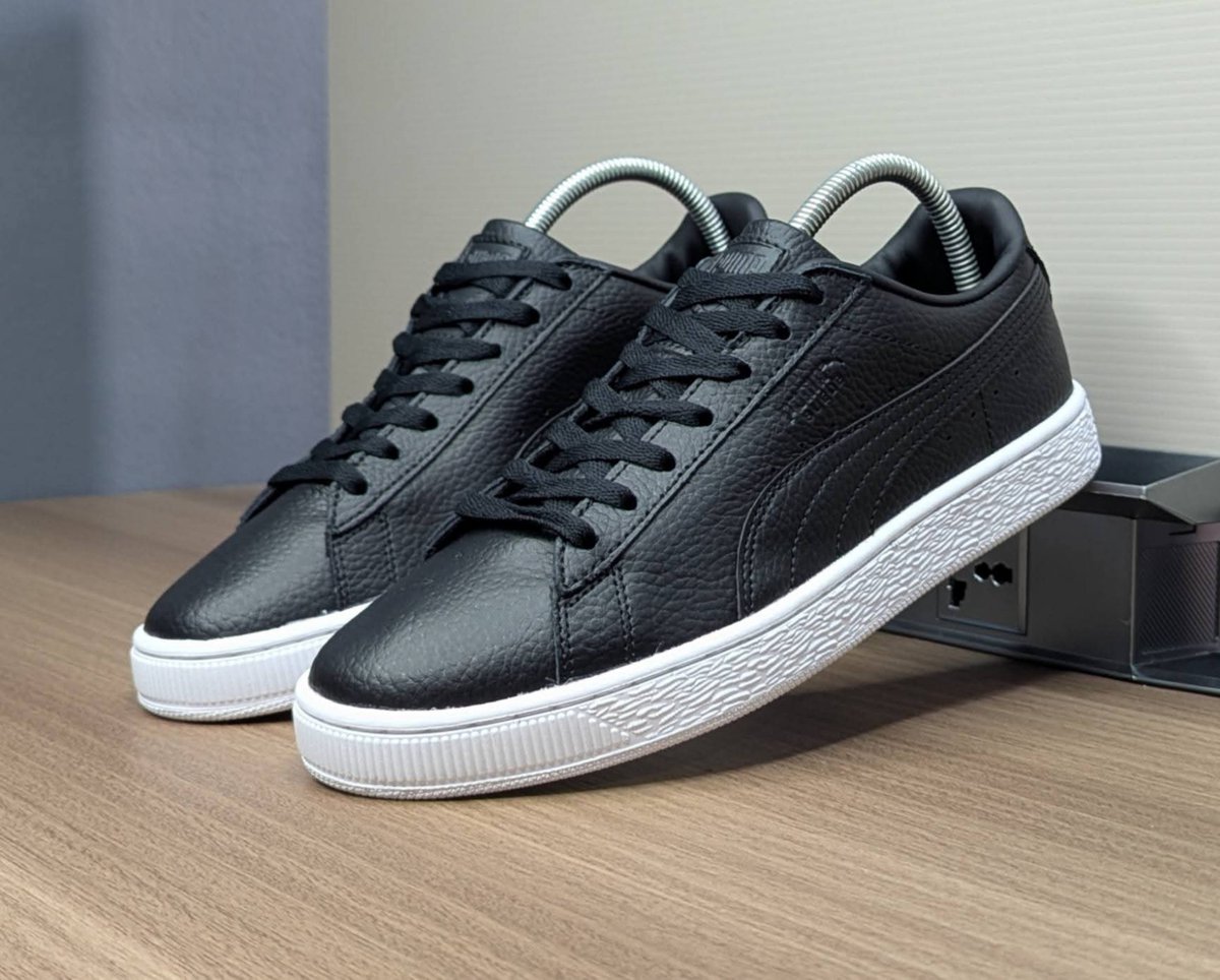 _NairobiSneaker's tweet photo. Casuals that can match all your outfits

💰Price KSH 4000 
✨Size 40,41,42,43,44,45-limited pairs
📞https://t.co/NRwKA5ha5J

📍Philadelphia House, 5th Floor, Shop 522 ||Tom mboya St || Next to AFYA CENTER https://t.co/szRjD01IEg
