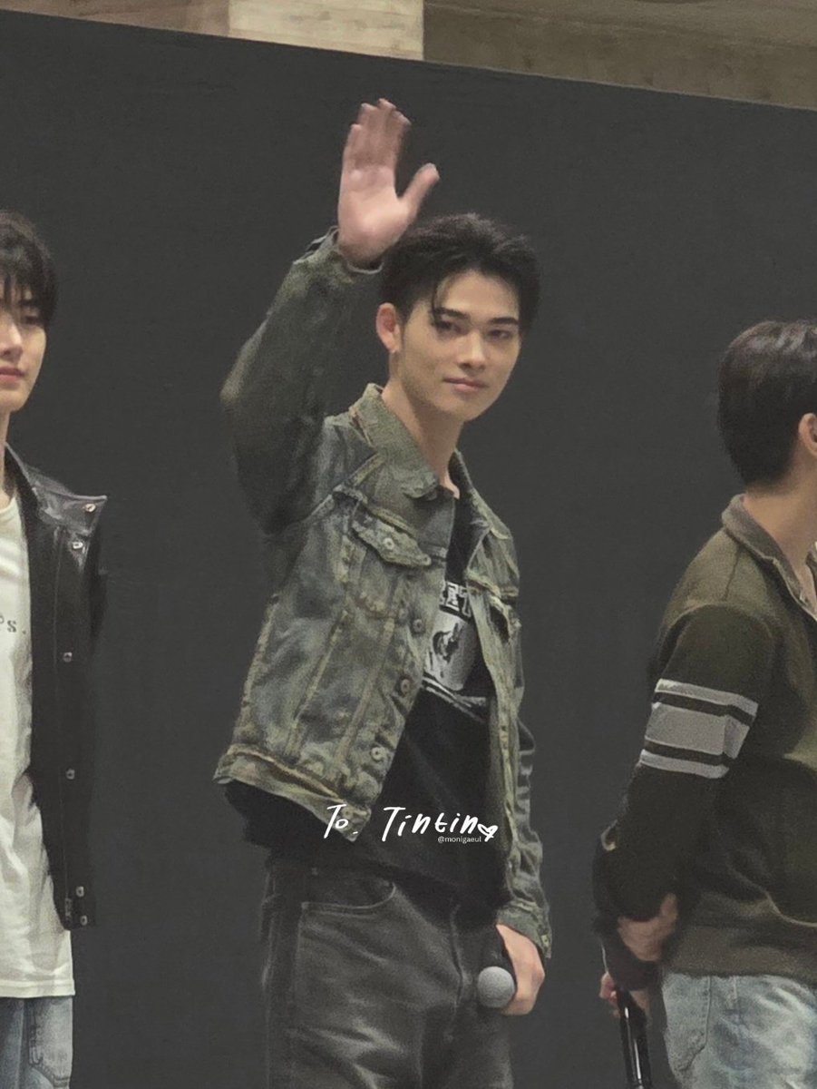 monigaeul's tweet photo. 261010 JAPAN M&amp;G

💙: can you draw me
🐥: ok smile
💙: *smiles*

🤣🤣🤣

#NI_KI #니키 #ニキ #西村力
#ENHYPEN #엔하이픈 https://t.co/m3icsBWRFC