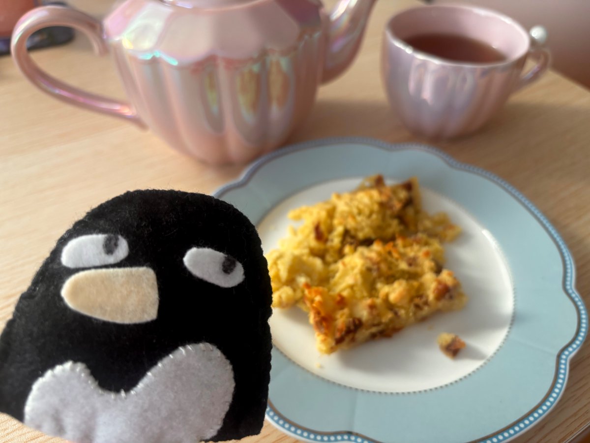 ganbarihuman's tweet photo. #ぺんぎんスケッチ

スイートポテト、くそぺんよ
くそぺん、形成をダルがった結果ミラノ風ドリアみたいになったスイートポテトよ

ミラノ風ドリア「あーあ、ボクを呼び出しちゃったんだ、可哀想な人だね　ｸｽｸｽ」 https://t.co/RDU5cVjFnB
