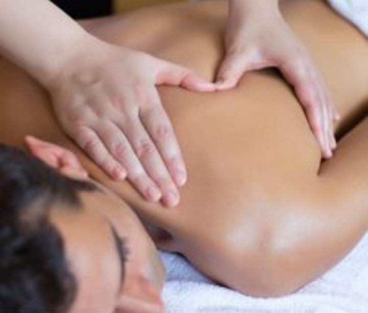 VictoriaMat1994's tweet photo. I’m a massage therapist ,would you like to book an appointment with me?... Signal Num .....+17472559304 DM for a serious person only. https://t.co/SiFhC01iis