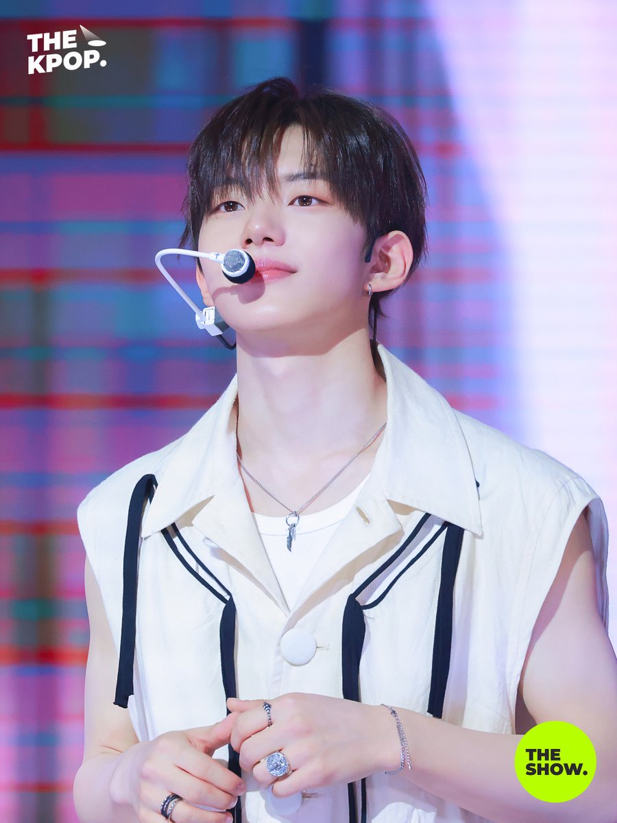 THEKPOP's tweet photo. [BEHIND PHOTO] THE SHOW. Ep.400 #CLOSEYOUREYES #클로즈유어아이즈 #THESHOW #THEKPOP https://t.co/mwP7kgLgGp