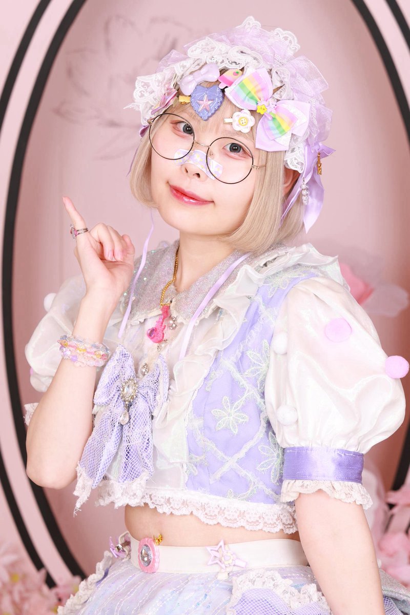 kiminihane_info's tweet photo. 🪽キミニハネ新体制 個人アー写公開🪽

しらたまちゃん。（@shira_kimihane ）💜

《Instagram》
https://t.co/sMk1OSPg2J

《TikTok》
https://t.co/4Sreq6yynq

2026年10月25日(日)TwinBoxAKIHABARA
『キミニハネ新体制お披露目ワンマン』

#キミニハネ新体制 https://t.co/lyR5cmngVH