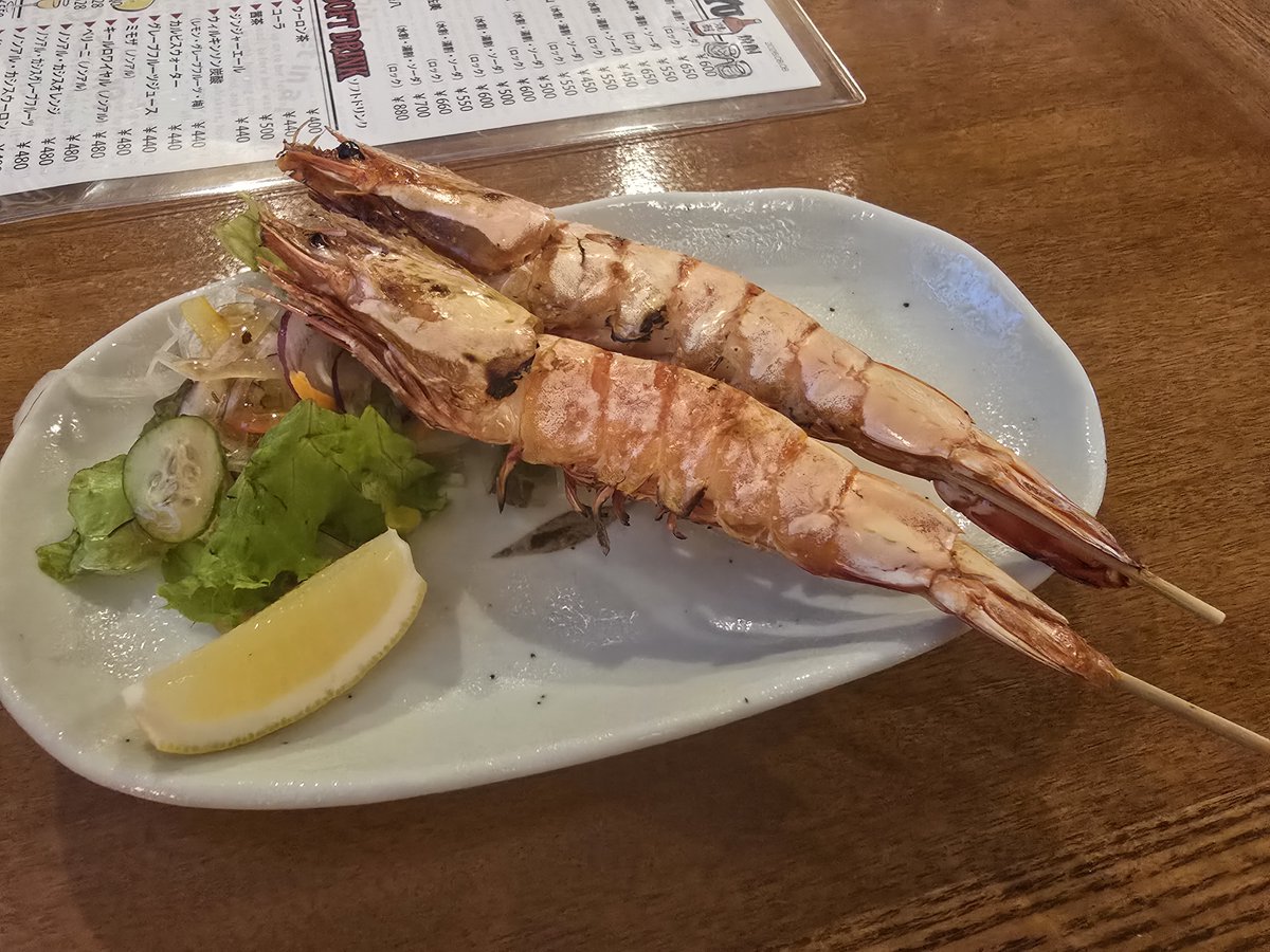 robata_champion's tweet photo. 居酒屋バル・チャンピオン、本日のおすすめは足赤海老の塩焼きです。是非ご賞味ください。 https://t.co/e03Z7z7pW8