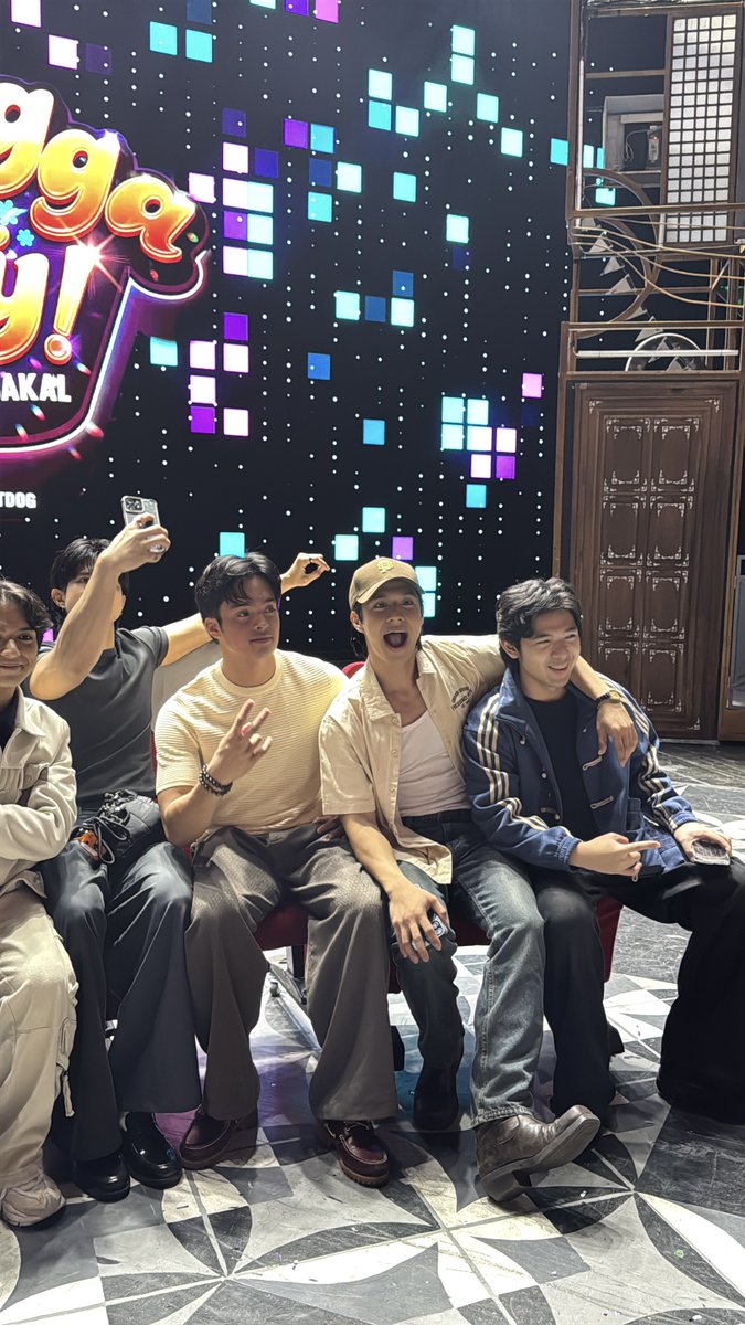 PhilippineStar's tweet photo. BAGETS: THE MUSICAL CAST REUNITED! 🕺🏻🪩

The cast of Bagets: The Musical reunited to show their support for #KDEstrada and #JeffMoses, who currently star as Burn and Romer, respectively, in Bongga Ka, ’Day: The Annie Batungbakal Musical.

The show runs on select dates until October 31 at the Newport Performing Arts Theater. Tickets are available via TicketWorld.( 📸A rjane Niebres; Lyka Nicart/The Philippine STAR)