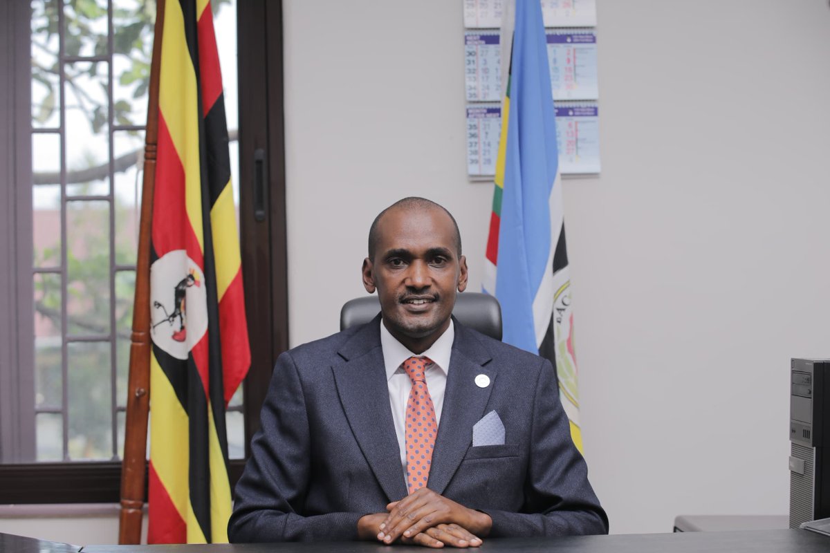 MAAIF_Uganda's tweet photo. For your independence weekend: The series on opportunities and interventions in Agro-industrialization with Hon. @FrankTumwebazek the Minister for Agriculture, Animal Industry and Fisheries continue on our channel.

Here is a link to the most recent : https://t.co/hHFXN8Tfv4

@PS_MAAIF 
@DESIREtheFARMER 

#AgricultureUG
#AgroIndustrializationUG