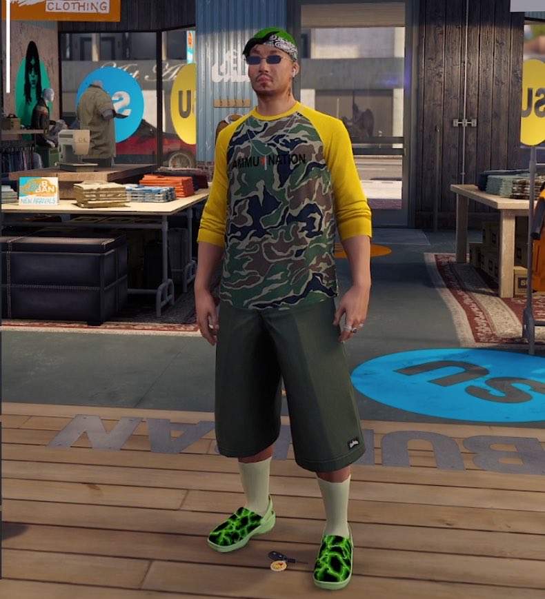 dykelin's tweet photo. another horrendous lang outfit i’m truly in awe https://t.co/TWSGjcdrcM