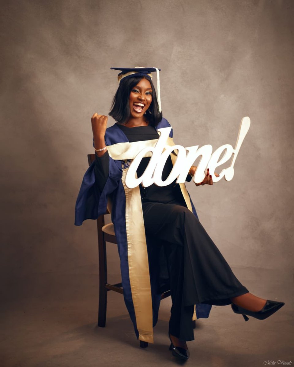 Darayapsalot's tweet photo. Bagged a degree at 20! 🎓

BSc Biochemistry. https://t.co/jwGBP66oPq