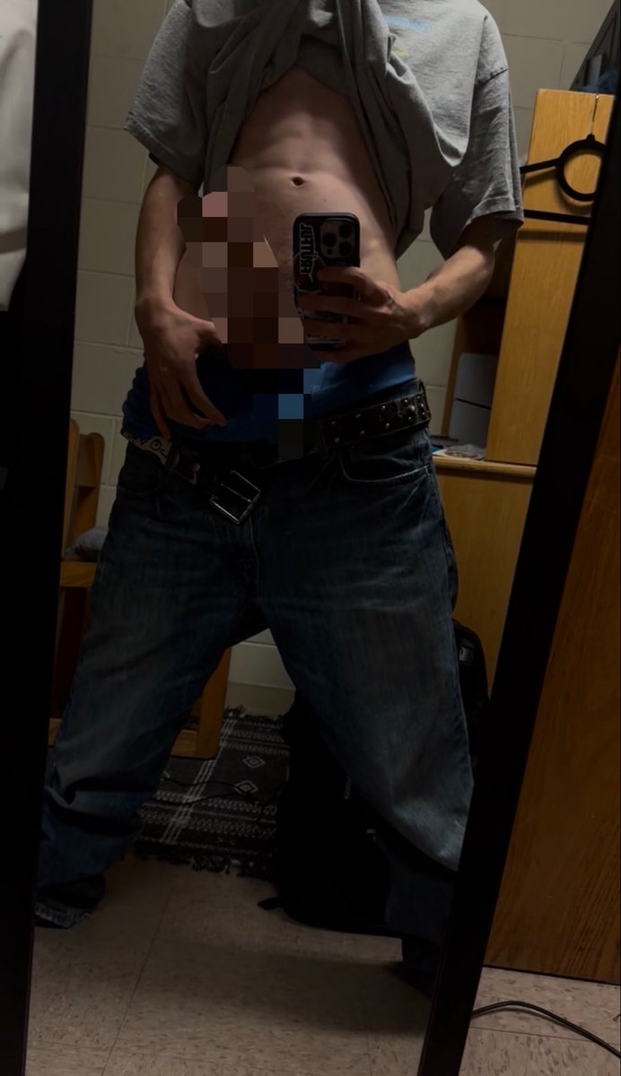 shromf_'s tweet photo. Cum say hi #nsfwtwt https://t.co/glfQYZ4ZJd