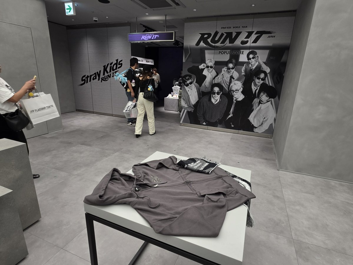 HobbyIlove's tweet photo. 散財さん
#JYP_FLAGSHIP_TOKYO https://t.co/v5POPVI3sh