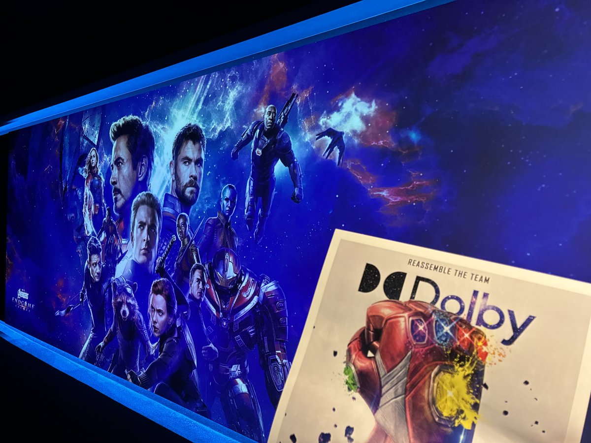 algo_serina's tweet photo. どーーしても観たくて延長上映であったエンドゲームの応援上映ソロ凸したんだけどスパイダーマンいるしアイアンマンもいるし訳わかんない^ - ^タスケテ https://t.co/PVI3KnFbDq