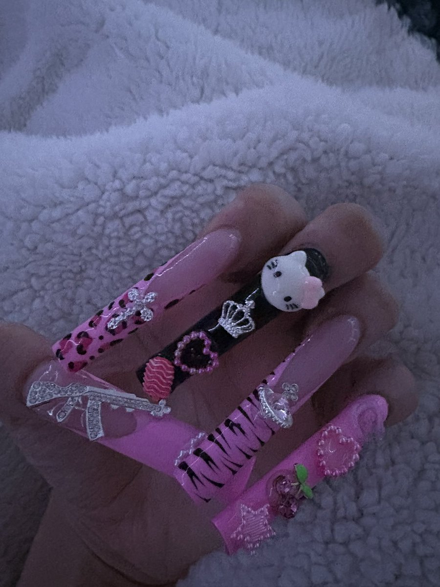 jayjaysosleeze's tweet photo. 😽🔫👑✝️🛸🍒
#nails #femboys #mlm #TEM90 https://t.co/36NfTynfBA