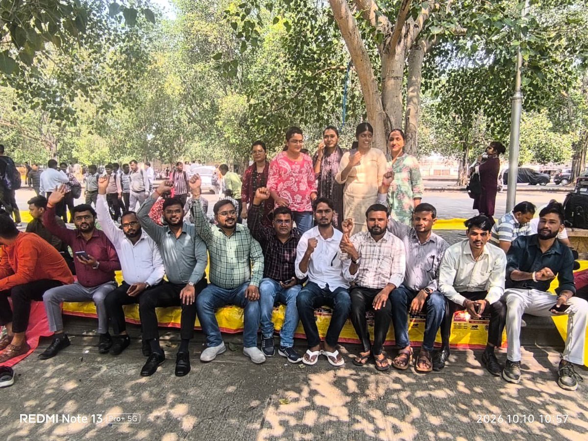 Arjun45855Arjun's tweet photo. अभी तो ये अंगड़ाई है, आगे और लड़ाई है! ✊

यूपी के NHM CHO अपने हक़, स्थायीकरण और शासनादेश के लिए धरने पर डटे हैं। अब और इंतज़ार नहीं, न्याय चाहिए!

@myogiadityanath @PMOIndia @BrajeshPathakUP

#NHM_CHO_एकता_जिंदाबाद #CHO_स्थायीकरण https://t.co/7yuc2WPfTX