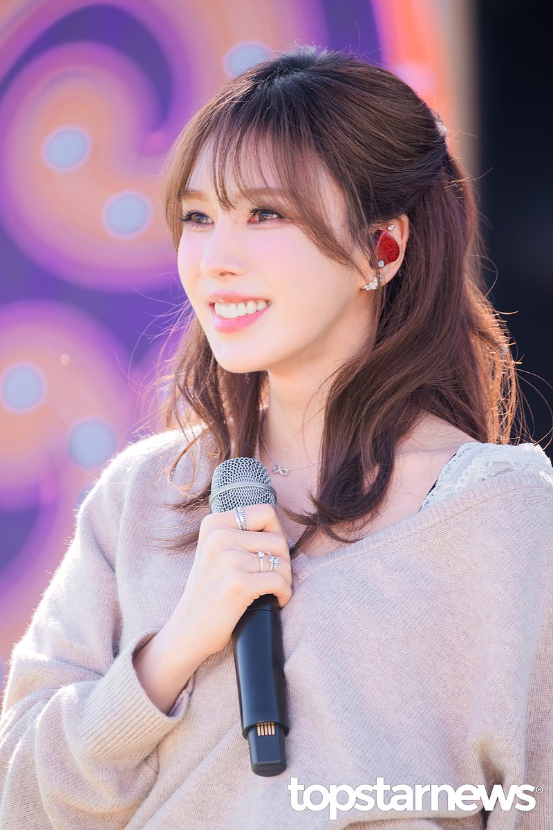 TSN_PHOTO's tweet photo. [HD포토] 레드벨벳 웬디, ‘가을 향기 가득한 페스티벌 비주얼’ (2026GHOST페스티벌) #웬디 #WENDY #레드벨벳 #RedVelvet #경기한류OST페스티벌 #GHOSTFESTIVAL #GHOST페스티벌 #프리뷰 https://t.co/1E4FpZ4rtD <- Original Photo https://t.co/o1wT5Lx7ft