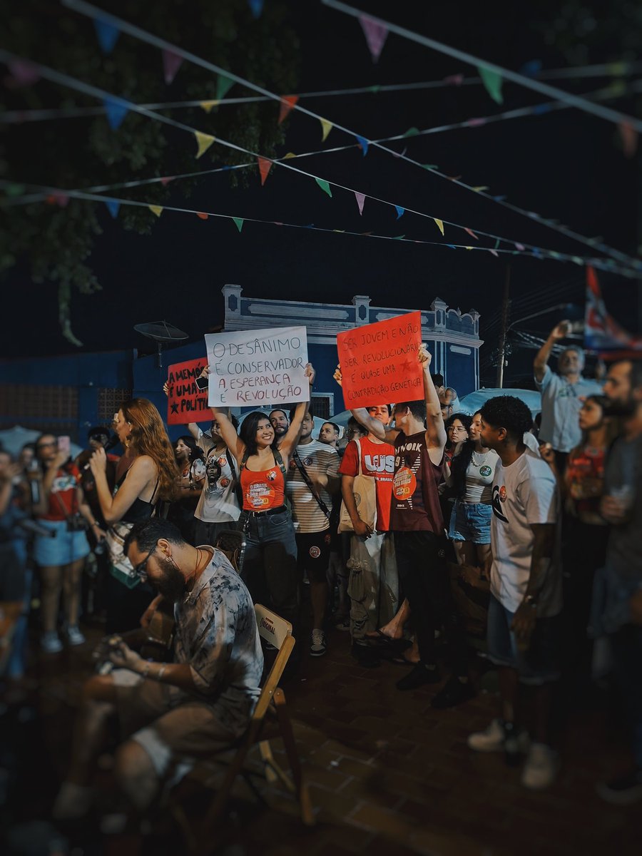maariaafifi's tweet photo. Em Mato Grosso nós resistiremos. Viva a universidade pública e viva a soberania brasileira https://t.co/Yhldff7tve