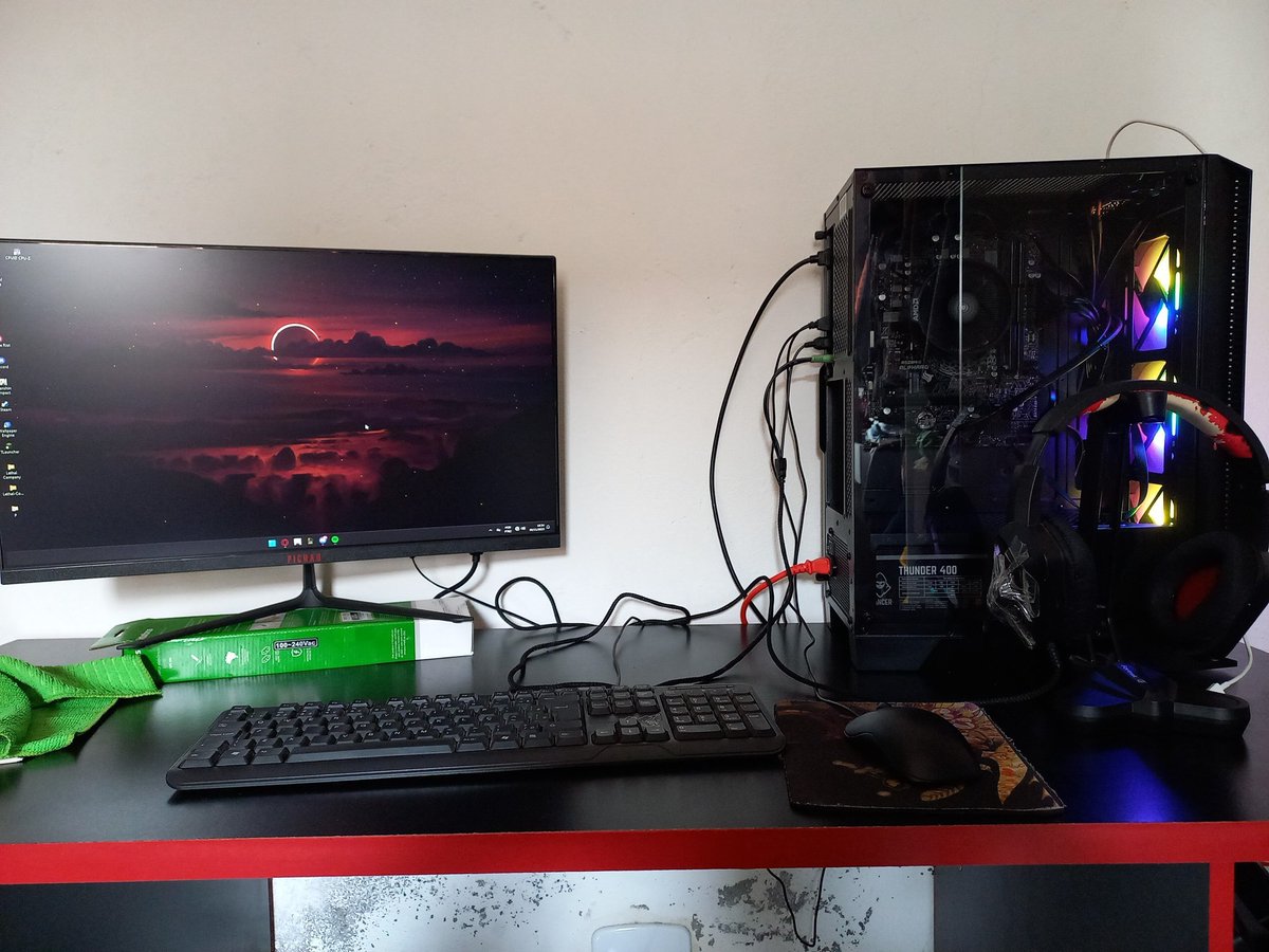 wynanodesu's tweet photo. (REPOST)Finalmente depois de tanto tempo desejando o sonho se tornou realidade, nunca fui tao feliz 😃 (demorei 1 semana pra postar desde q chegou pq tava aproveitando, obrigado ao caze o ásiatico pela disponibilidade, aproveite os 10 maços) https://t.co/Da2tRmvMeD