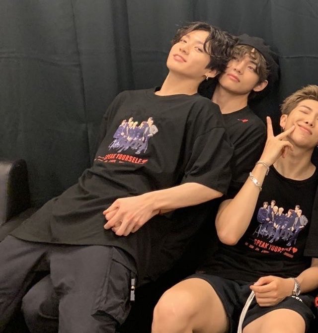 jeonlovre's tweet photo. ah ganon https://t.co/0u1ZhAAEoG