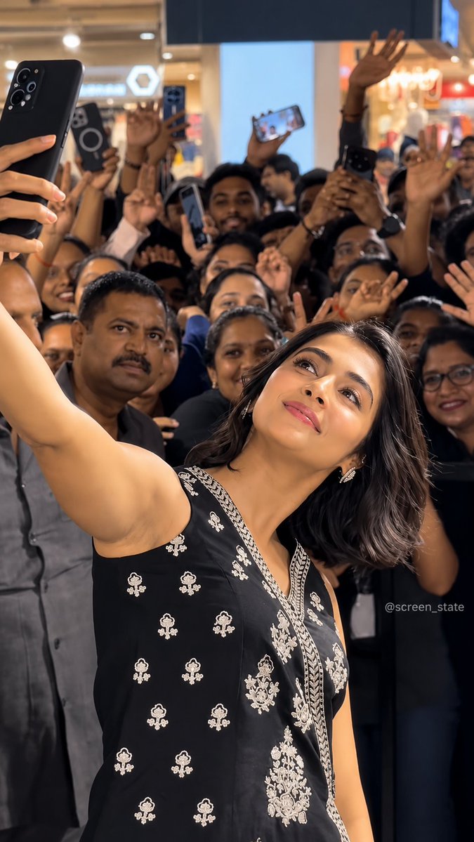itzzme_krish69's tweet photo. Deeni sanka dinchakunda naakali👅🥵💦 #PoojaHegde https://t.co/ifsOQdutP5
