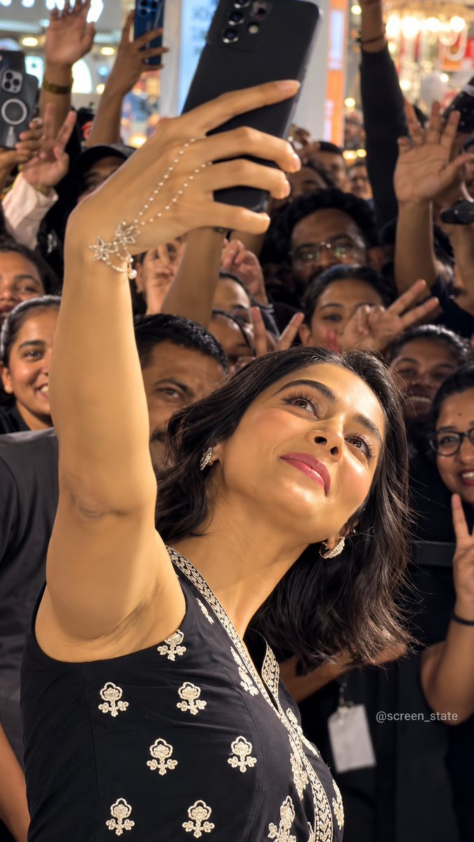 itzzme_krish69's tweet photo. Deeni sanka dinchakunda naakali👅🥵💦 #PoojaHegde https://t.co/ifsOQdutP5