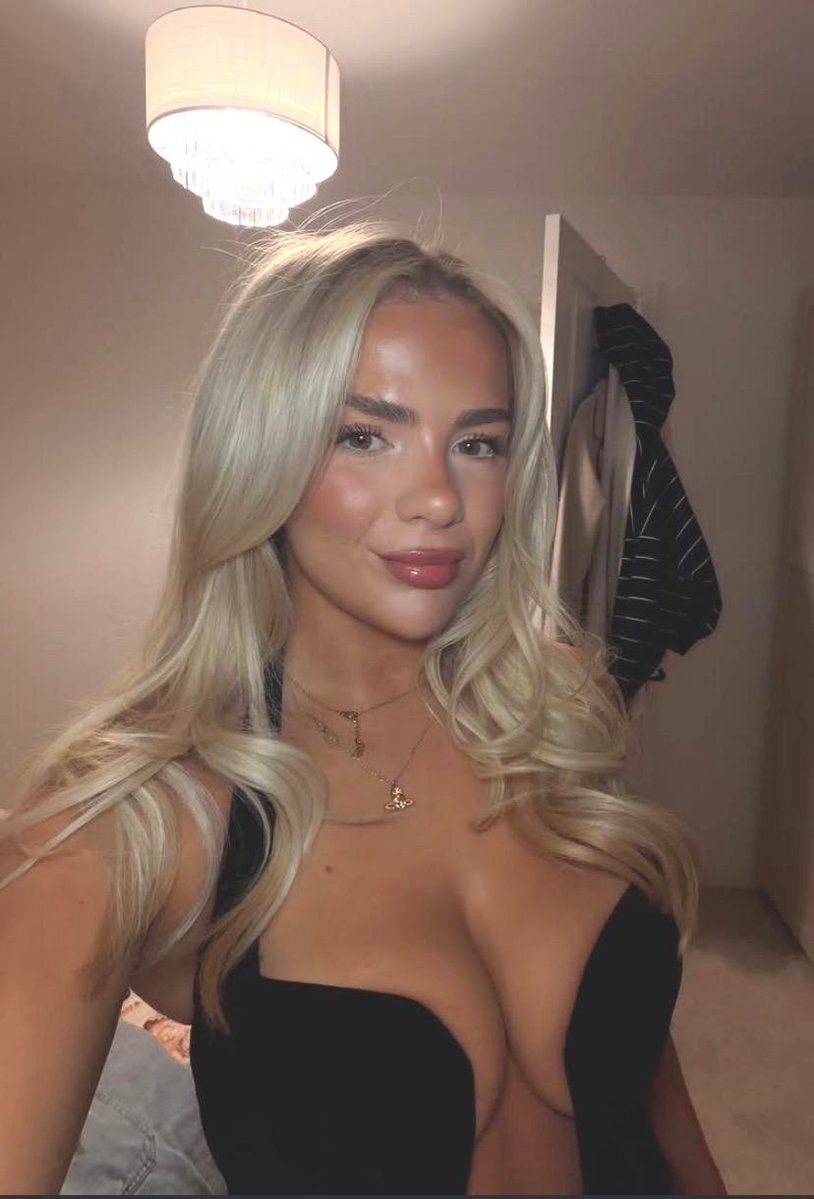 Nottsrnl8's tweet photo. Welcome to #chav of the day! 

Issue #36 https://t.co/9JN0VEbYup