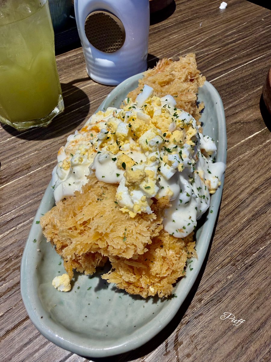 tuu_siriphan's tweet photo. ร้านโปรดอีกร้านนึง Solsot ข้าวอบหมอดิน
มีวิธีกินด้วยนะให้เราคนข้าวคลุกให้เข้ากับซอส ตักขึ้นมาใสจาน เติมน้ำซุปใส่ข้าวที่เหลือก้นหม้อปิดฝาไว้สักแปป 🍲

พอเราทานข้าวเส็รจเปิดฝาซดน้ำเป็นน้ำซุปข้าวต้มอร่อยฟินๆเลย กุ้งทอดซอสทาท่าเป็น Signature อีกเมนูนึง🍤 อิ่มพุงแตก
📍Central Park 
#lunch #food