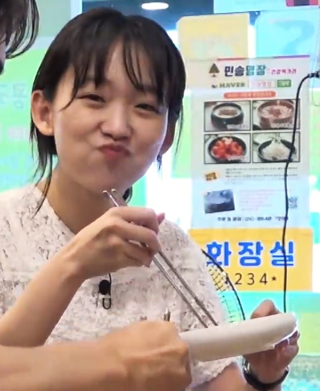 Ykijoo's tweet photo. 家人们觉得今天我可以吃到饭吗? https://t.co/3KmECyEMT2