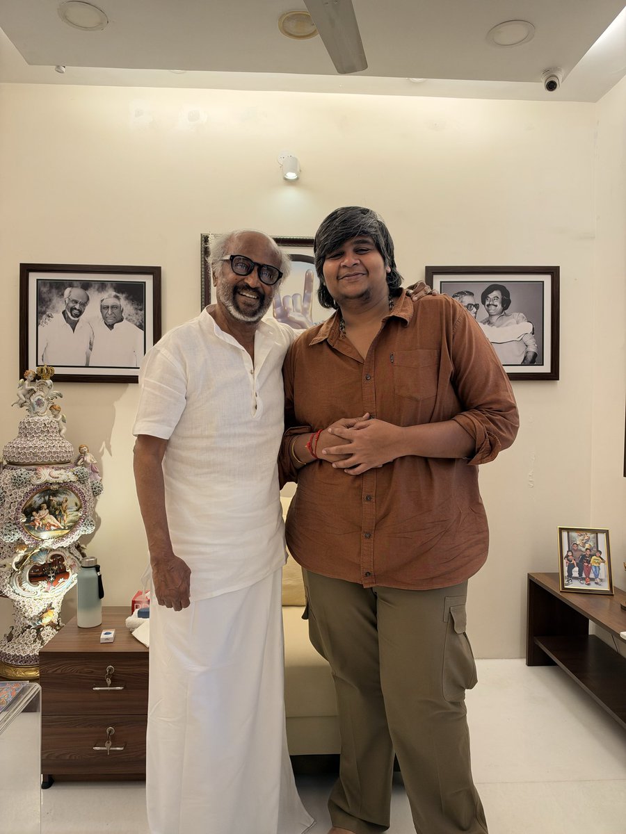 karthiksubbaraj's tweet photo. Thalaivaaaaa.... 🔥🔥❤️❤️

'Fantastic..Beautiful... Mindblowing' !!

Thalaivar Loveeedd #Dorothy and spoke in detail for an hour appreciating every aspect of the film.... Can't ask for more.... Will forever remember the conversation & him saying.....

"Intha Karthik Subbaraja thaan thedittu irunthen... Hat's off" ... Am flying 🤗🤗

Love you Thalaiva ... ❤️❤️

#ThalaivarRavesDorothy
#DorothyWinsBIG
#DorothyTheCinemaTheChange