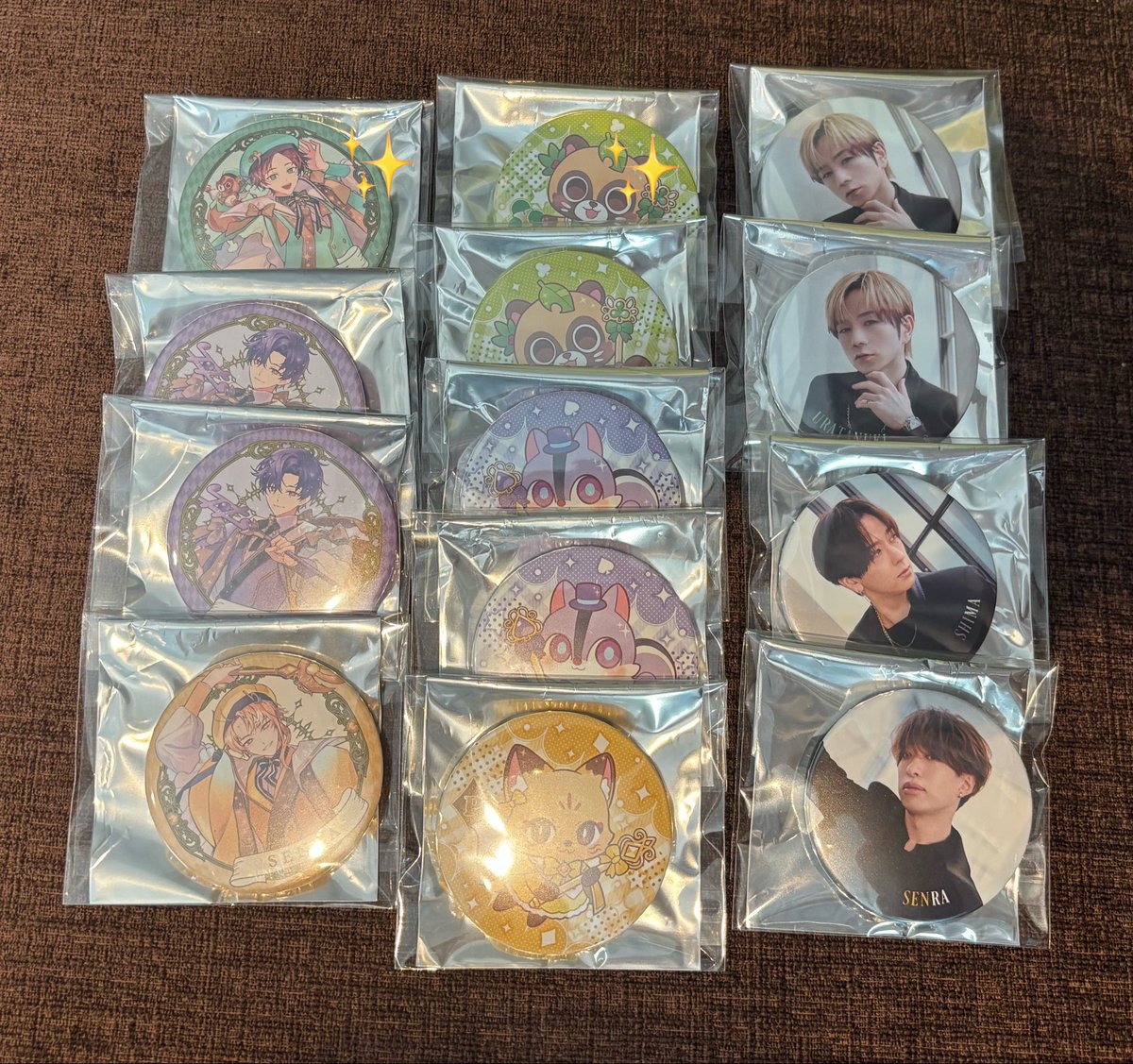 Huka_1205_'s tweet photo. 浦島坂田船 ハロパ 缶バッジ 交換
譲▶︎画像のもの(✨️ホロ)
求▶︎❤️さん実写(N、H問いません)
本日、明日手渡し、郵送希望です。現在会場を離れているため16時頃に再度会場に戻ります。よろしくお願い致します。
 #浦島坂田船缶バッジ 
 #浦島坂田船缶バッジ交換 https://t.co/DxVyuwZ9D9
