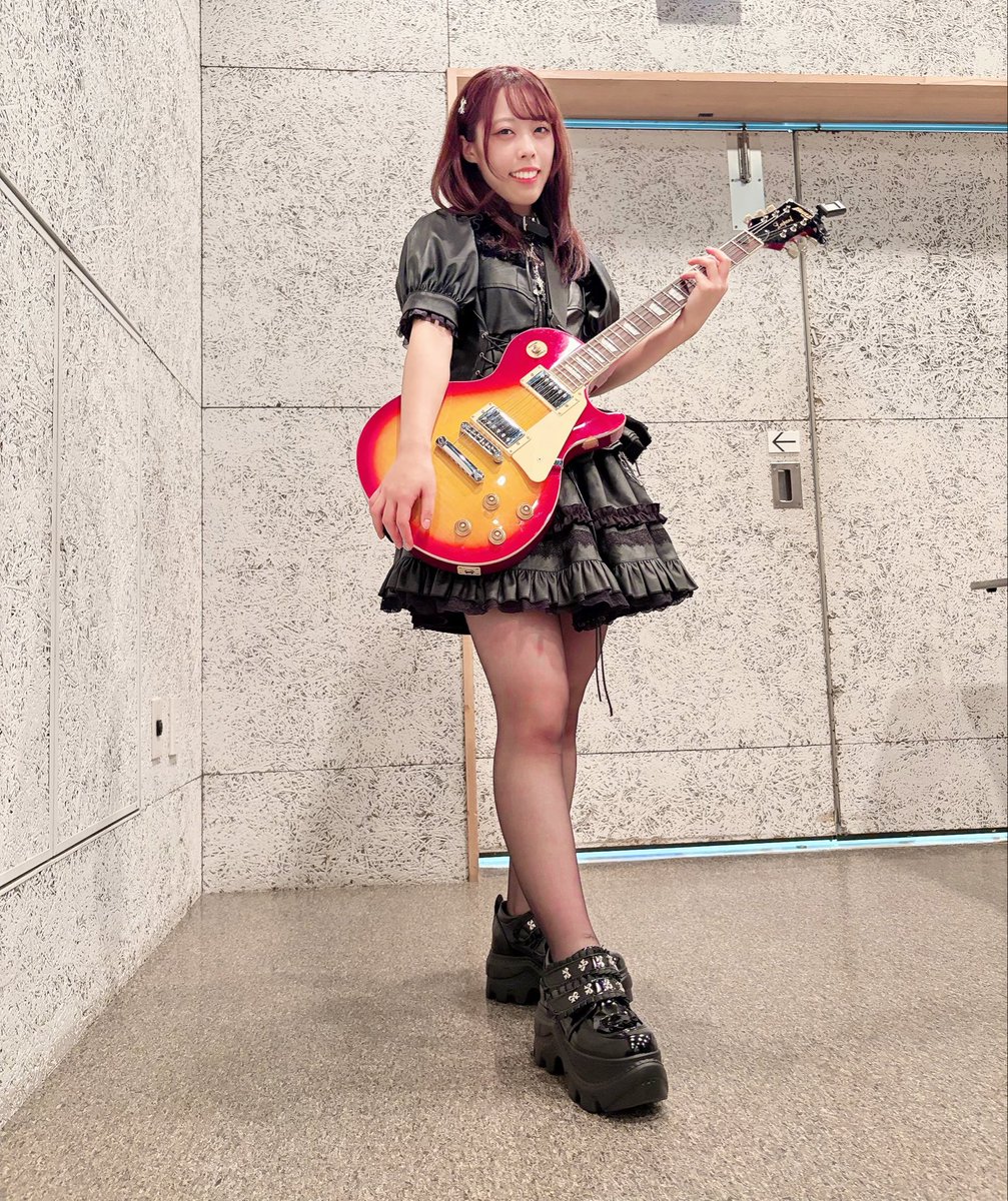 moka_kawaiilove's tweet photo. MEUちゃん🌷ワンマンライブ🎸
26.10.10   inはっち

ギター弾いてるのかっこよかったです✨✨ https://t.co/KmKyOR3Qls