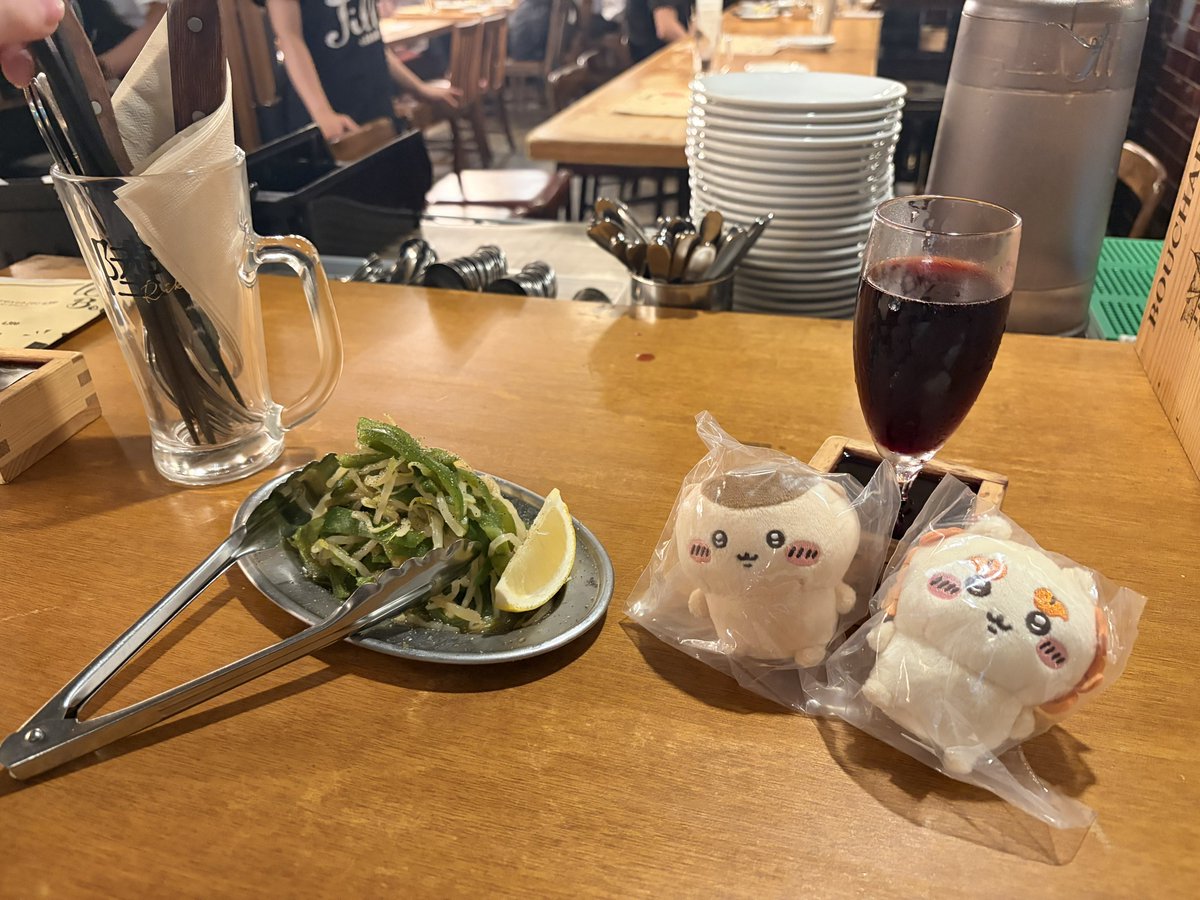 eigamitaidaroi's tweet photo. 昨日並べたけど嬉しくて袋からだせなかったふたり https://t.co/iTuzhnL6hh