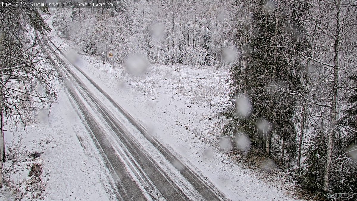 meteorologit's tweet photo. Tilastoitava ensilumi saatiin odotetusti usealla havaintoasemalla tänä aamuna Kainuussa. Kelikameran kuva: Finntraffic. https://t.co/ZAMfFwn1N2