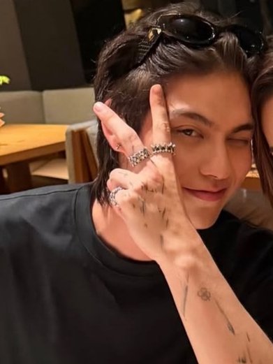 R41nb0w26's tweet photo. Bright is so handsome 🫠🖤
At the Joopiter dinner in Singapore 

#bbrightvc https://t.co/ROFXp30Ck9