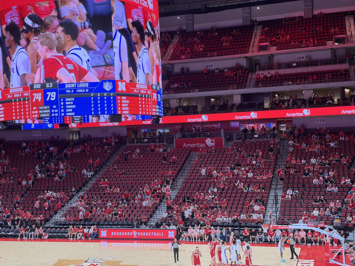 BrooksWhite14's tweet photo. Tough loss for Nebraska to start the weekend 😬😬😬 #iufb #gbr https://t.co/R7Z6hBgJyr