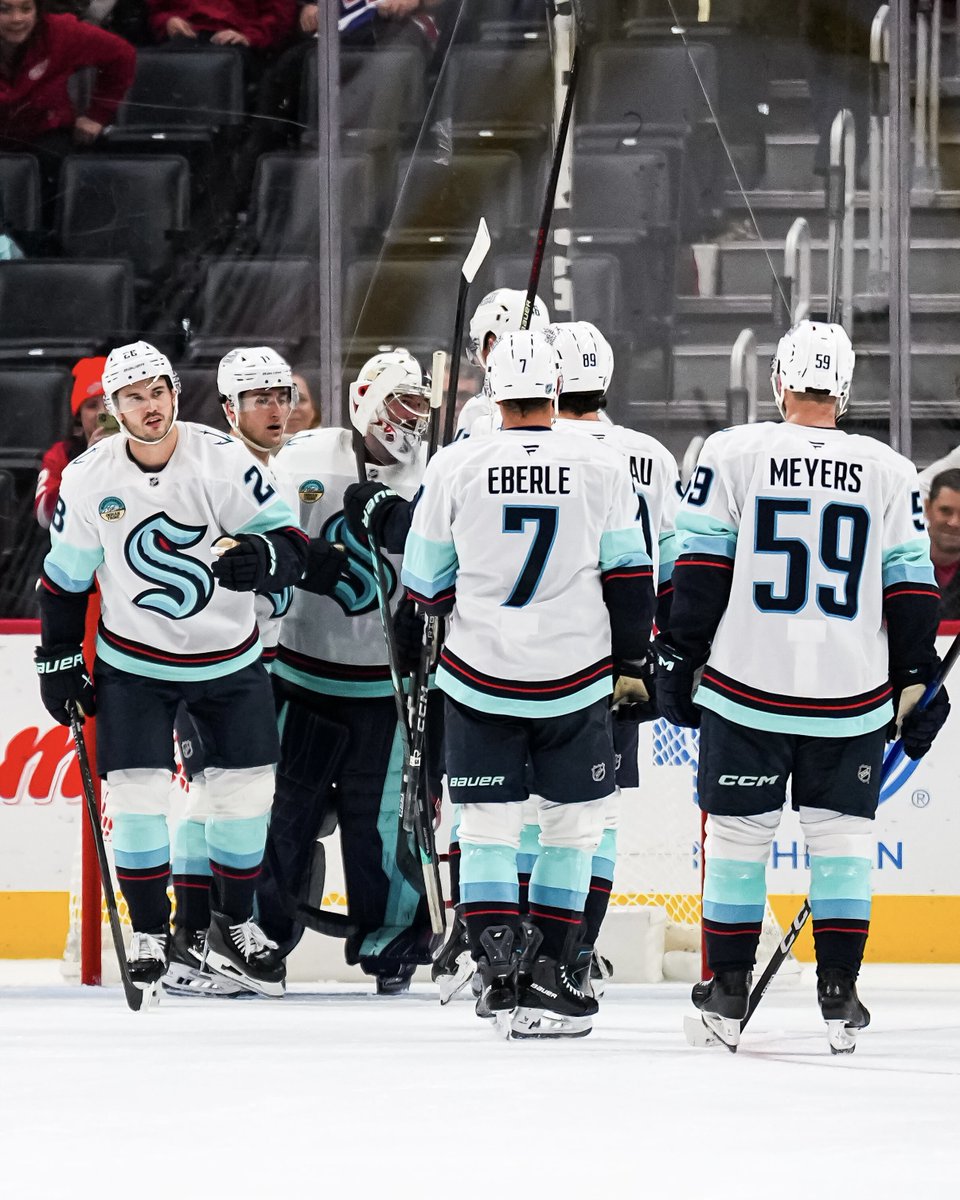 SeattleKraken's tweet photo. always hug your goalie 🫂 https://t.co/ljKg8hvHIQ