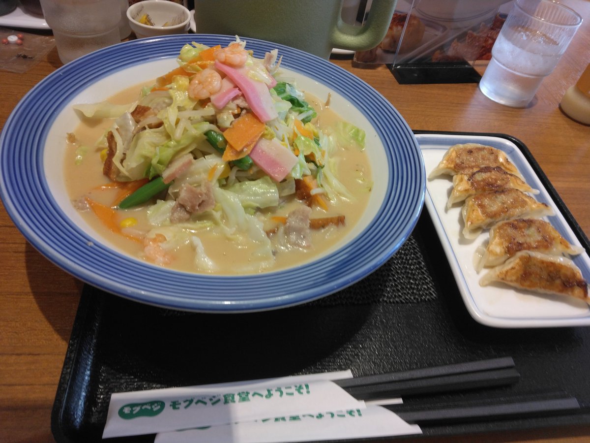 sa1211311's tweet photo. 10月10土曜日、11時5分ちゃんぽん麺です。リンガーハット。 https://t.co/y4nEg39T98