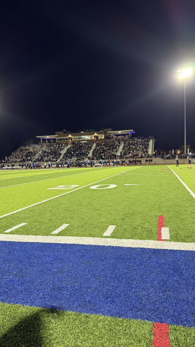 CheapSeatsPhoto's tweet photo. 10:44 left in the 4th 

@LadueRamsFB - 34
@EurekaFootball - 31

@EhsFbBoosters @EHSActivityDir @sink_corey @LadueActivities @MoScoreboardGuy @missouri_sports @GSV_Acct @hssportscaravan @STLhssports @myleaderpaper @OfficialKevRy @corey_miller5 @JacobCersosimo https://t.co/qaaD4FKuoq