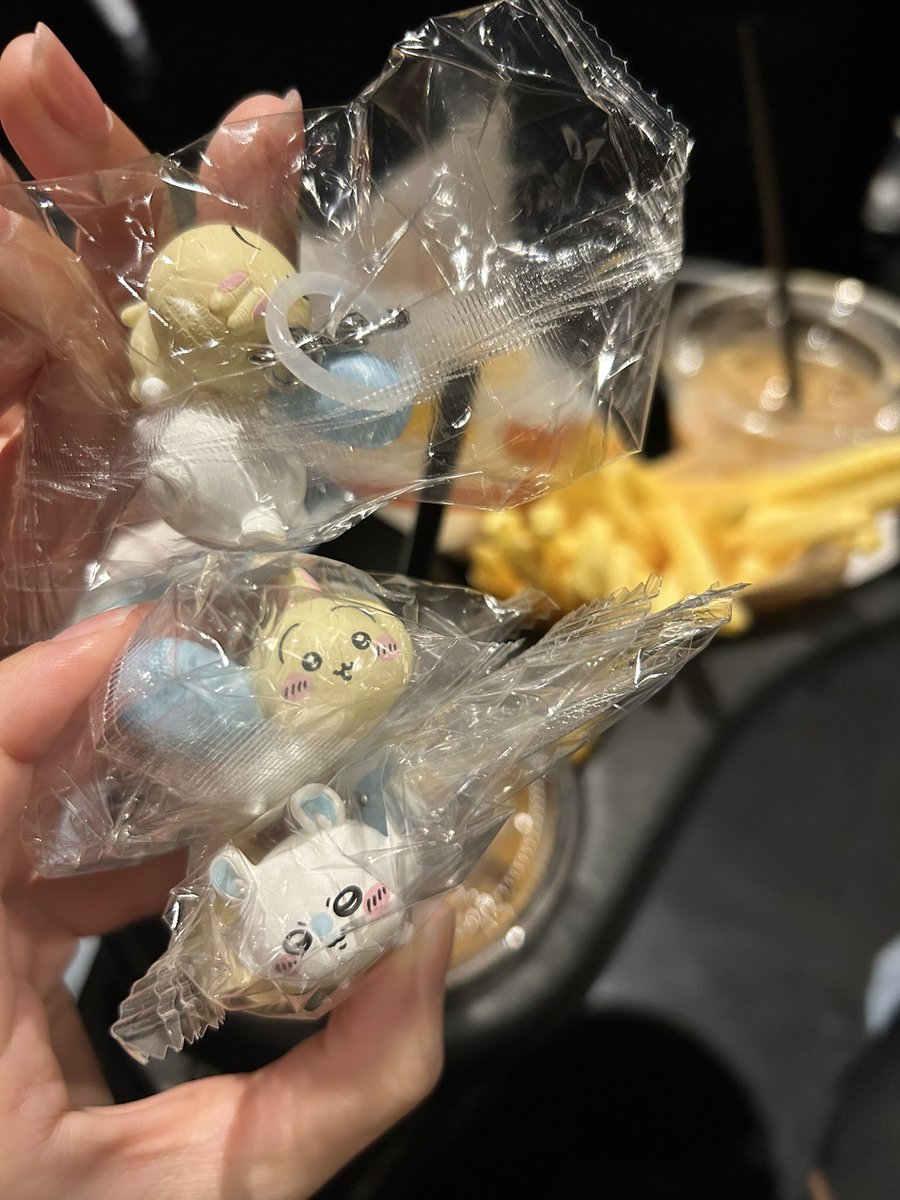 r_momonegi's tweet photo. 合流して2ちいかわ目 全部の角度！ https://t.co/kqPRjtUxGi