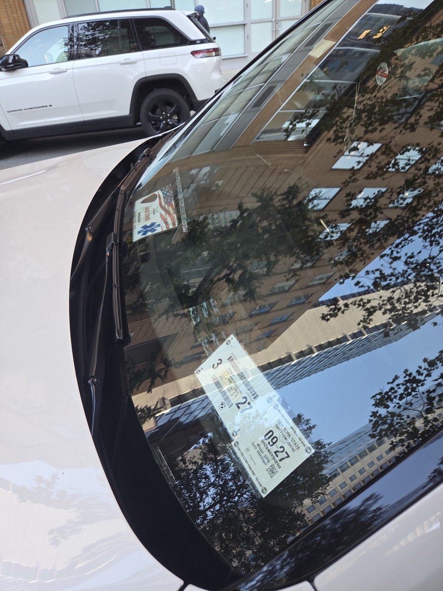 placardabuse's tweet photo. This car with a missing @nysdmv license plate was using a Volunteer Ambulance Service #FakePlacard to park illegally in a No Standing zone.

Folks, it's illegal to use real placards to park in a No Standing zone. But #PlacardCorruption. https://t.co/8GUZMslW3w