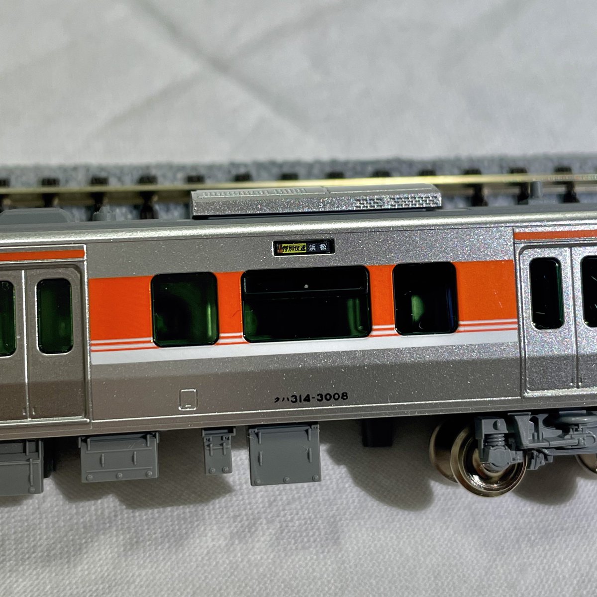 sscmodel's tweet photo. 315系ステッカーをKATO製品に貼った例です https://t.co/0hZU9GkKrj