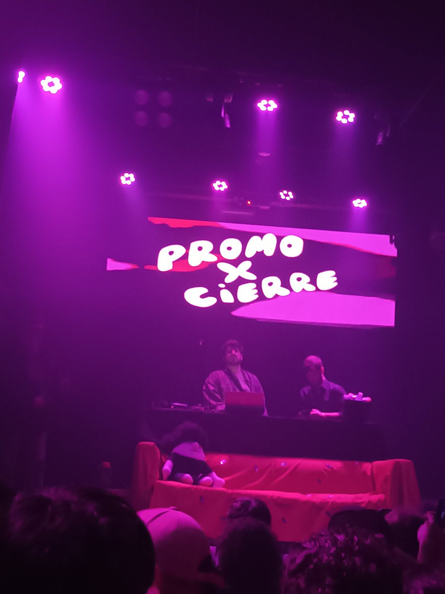 acostathiago07's tweet photo. che vine a ver a promo x cierre y clavaron ese muñeco ahí y tarufa nunca salió q pedazo de garcas https://t.co/Vmu13sPIsz