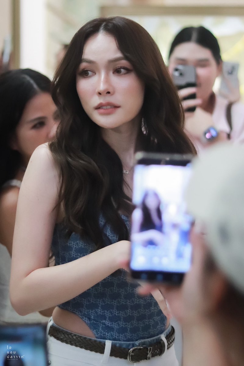 iampla_p's tweet photo. มอนิ่งเจ้าเร้ก 🫶

CL AT SIAM PARAGON BIFW26
#BIFW2026MergeXCharlotte
#ชาล็อตออสติน #CharlotteAustin https://t.co/RMecc9LMgv